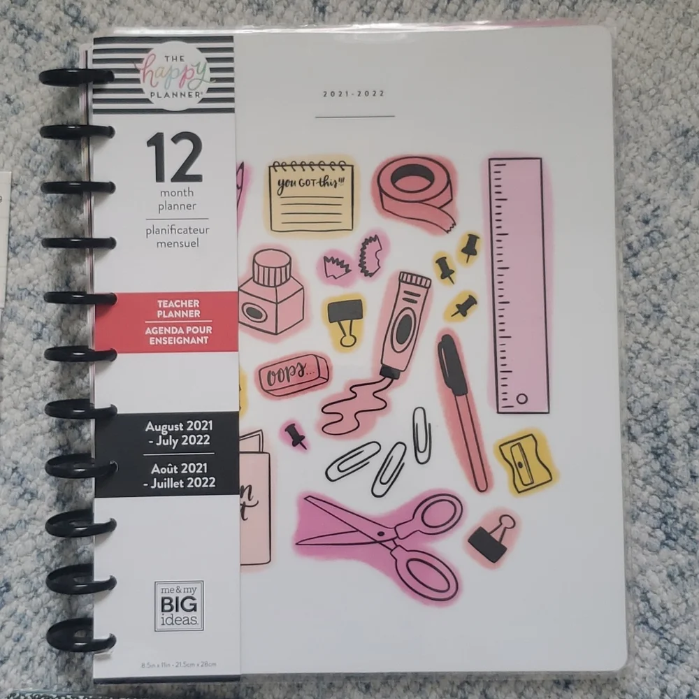 TEACHER'S ACCESSORIES
